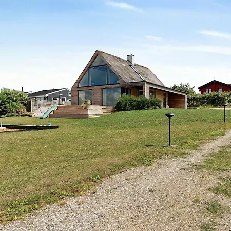 Home By Skodshoved With Sea View Knebel