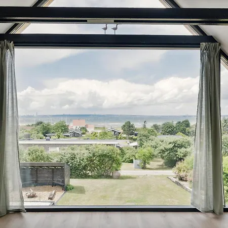 By Skodshoved With Sea View Knebel