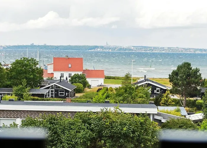 Home By Skodshoved With Sea View Knebel