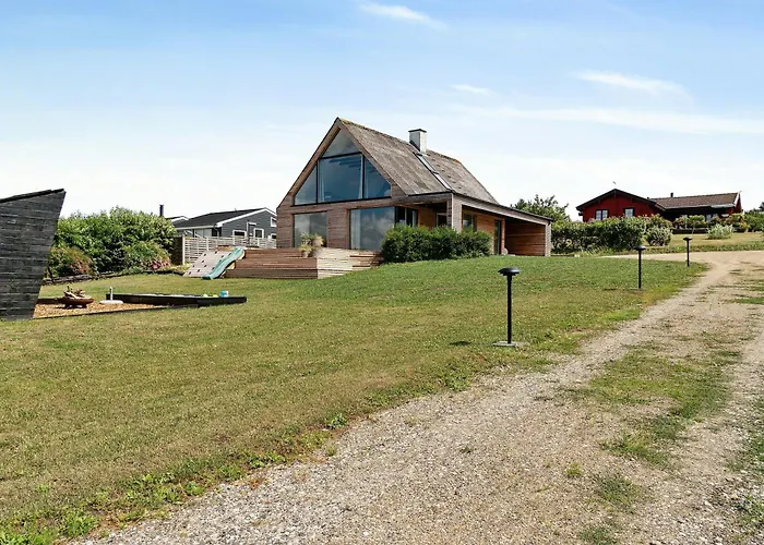 Home By Skodshoved With Sea View Knebel