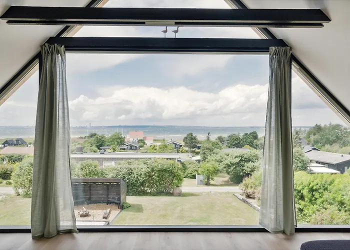 By Skodshoved With Sea View Knebel